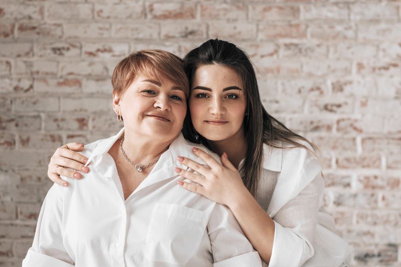 Anya és felnőtt lánya... Anya és felnőtt lánya...